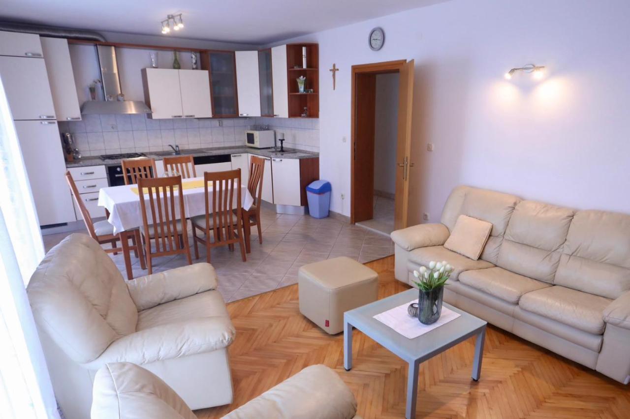 Leilighet Apartman Ivana *